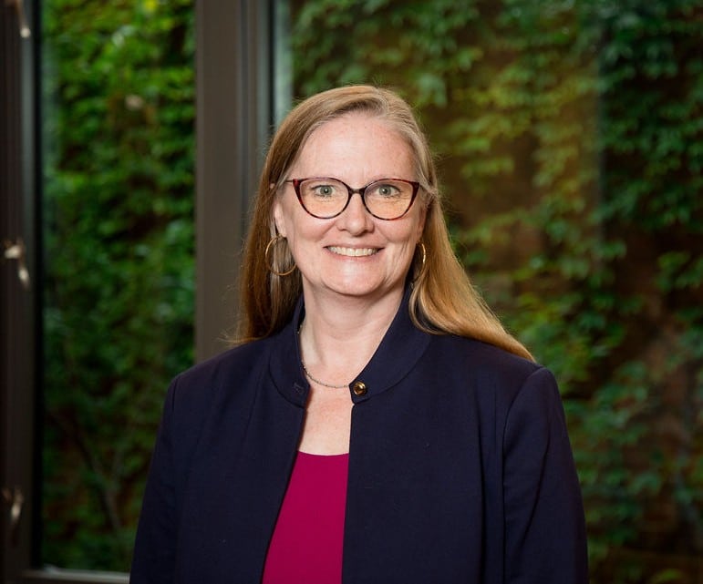 Headshot of Aileen Parker